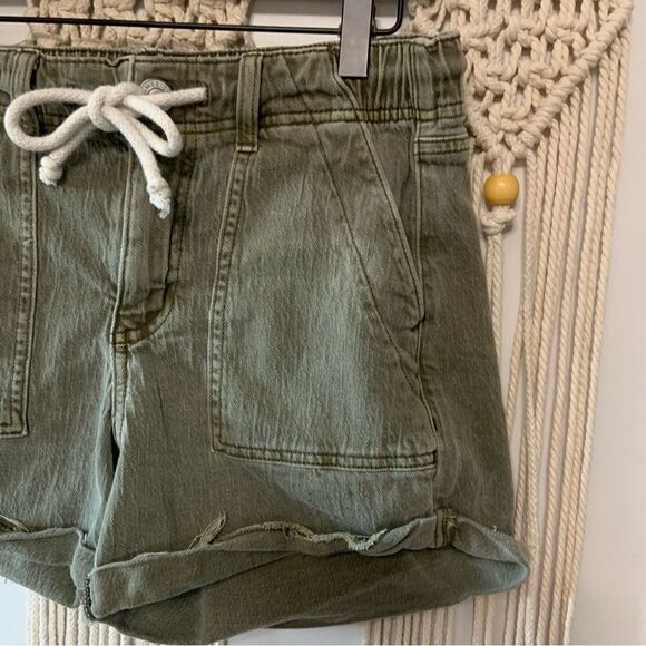 AMERICAN EAGLE‎ Women’s Tomgirl Olive Green Drawstring Cuffed Shorts Size 0 - Picture 3 of 14